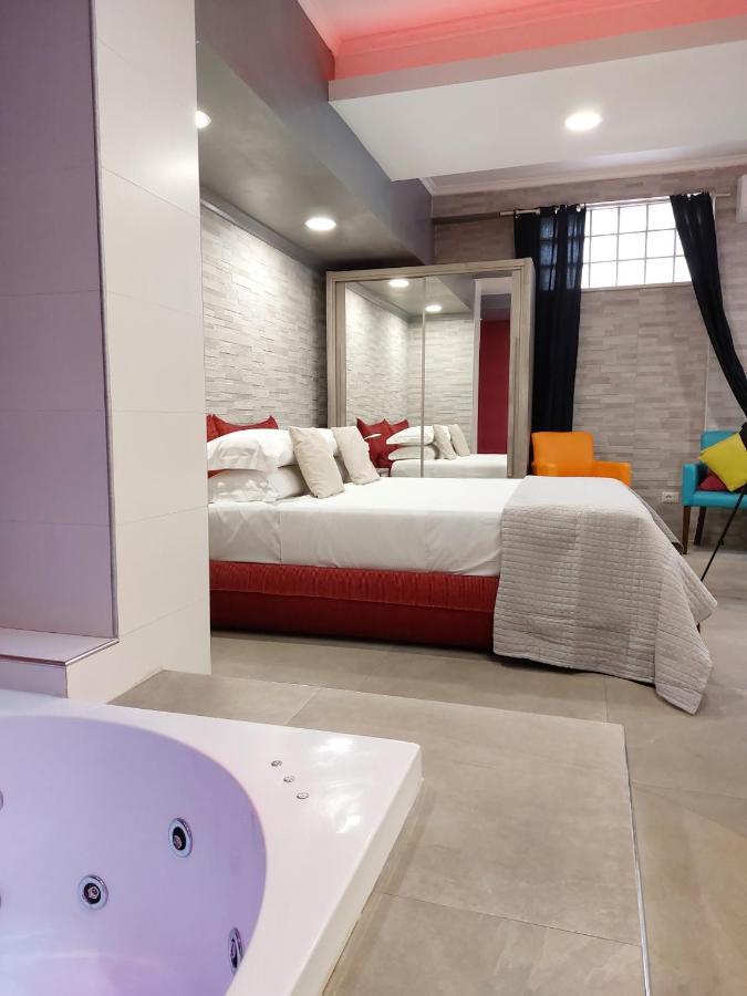 Sweet Home & Wellness Luxury Apartment Nettuno Exterior foto