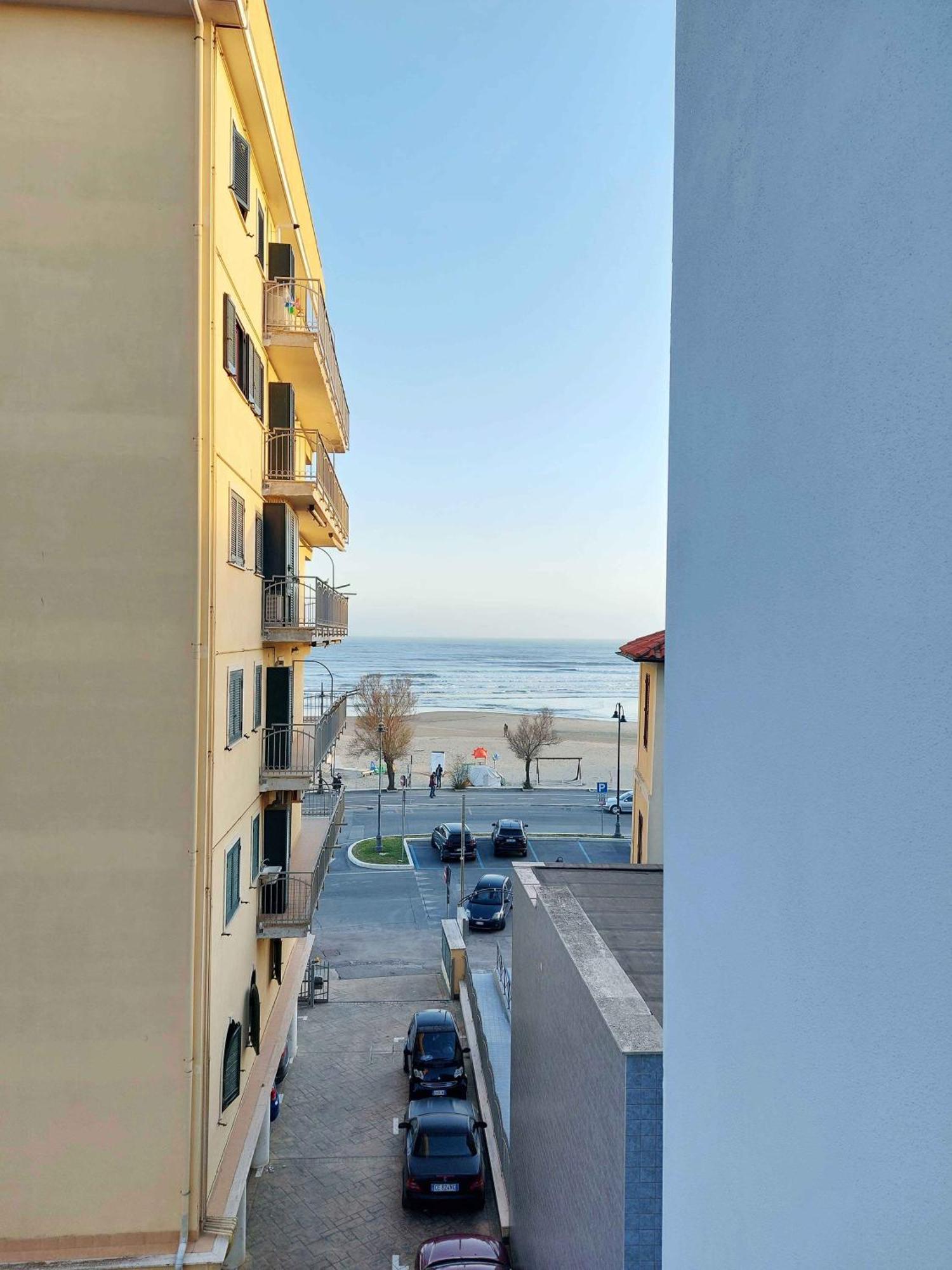 Sweet Home & Wellness Luxury Apartment Nettuno Exterior foto